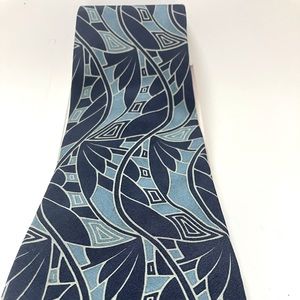 Great looking necktie!